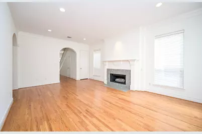 1915 Woodbury Street, Houston, TX 77030 - Photo 9