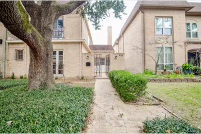 44 Bayou Pointe Drive, Houston, TX 77063 - Photo 3