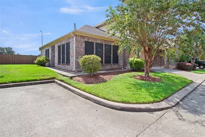 1526 Village Townhome Drive, Pasadena, TX 77504 - Photo 3
