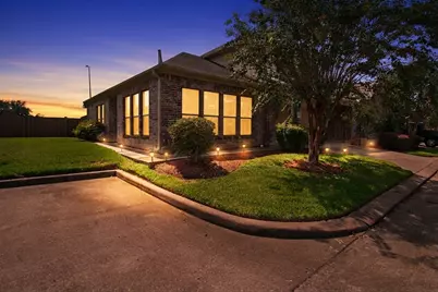 1526 Village Townhome Drive, Pasadena, TX 77504 - Photo 5