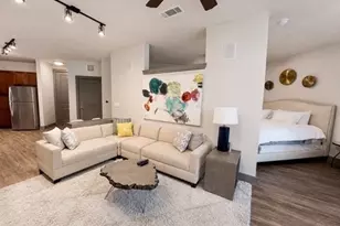 2910 Milam St St, Houston, TX 77006 - Photo 1