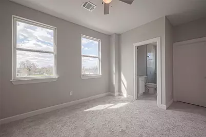 4748 Mallow Street E, Houston, TX 77033 - Photo 37
