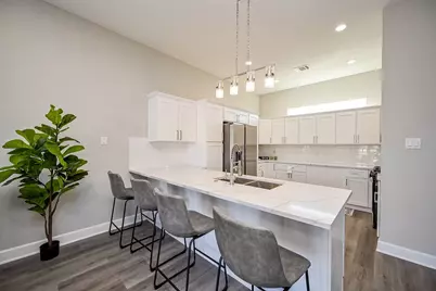 4748 Mallow Street E, Houston, TX 77033 - Photo 5