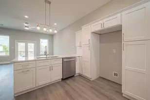4748 Mallow Street E, Houston, TX 77033 - Photo 27