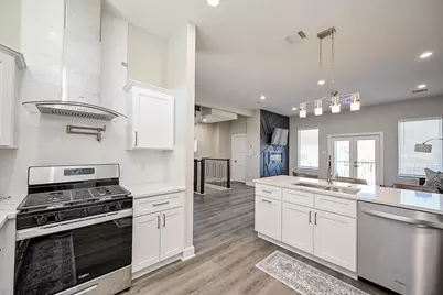 4748 Mallow Street E, Houston, TX 77033 - Photo 3