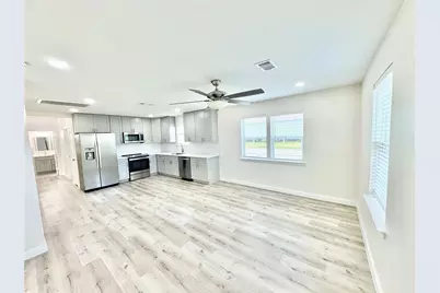 5127 Avenue L #A, Galveston, TX 77551 - Photo 3