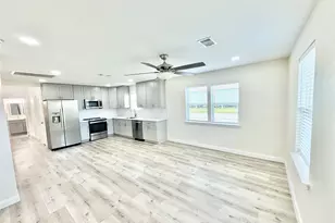 5127 Avenue L, Galveston, TX 77551 - Photo 3