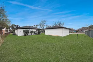 101 Talisman St, Lake Jackson, TX 77566 - Photo 39