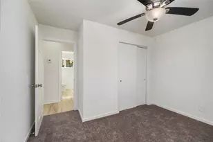 5915 Beldart St, Houston, TX 77033 - Photo 9