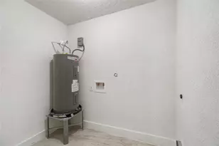 5915 Beldart St, Houston, TX 77033 - Photo 5