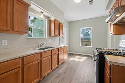 4110 Avenue T 1/2, Galveston, TX 77550 - Photo 9
