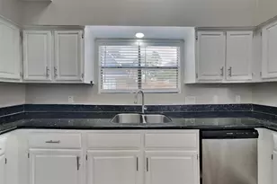3806 Village Oaks Dr, Houston, TX 77339 - Photo 7