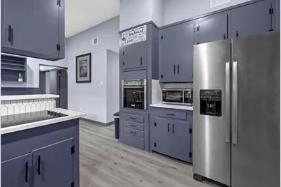 11103 Greenwillow Street, Houston, TX 77035 - Photo 9