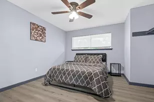 11103 Greenwillow St, Houston, TX 77035 - Photo 17