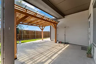 102 Camelia St, Garland, TX 75043 - Photo 39