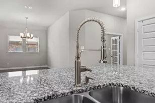 102 Camelia St, Garland, TX 75043 - Photo 17