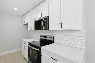 9718 Fillmore St, Houston, TX 77029 - Photo 11