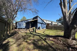 915 W Lewis St, Conroe, TX 77301 - Photo 5