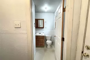 1828 W Mill Street SW, New Braunfels, TX 78130 - Photo 13