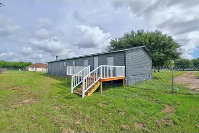 1955 Lauren Lane, Sealy, TX 77474 - Photo 5