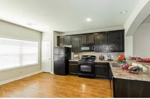54 Woodland Hills Dr, Conroe, TX 77303 - Photo 5
