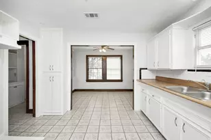 109 Amundsen St, Houston, TX 77009 - Photo 19