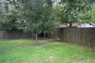 918 Maple St, Clute, TX 77531 - Photo 21