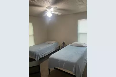 918 Maple Street, Clute, TX 77531 - Photo 7