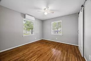 2439 S Austin Ave, Pearland, TX 77581 - Photo 5