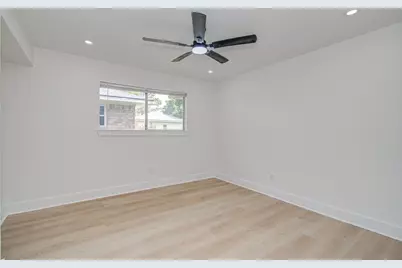 2719 E Pebble Beach Drive, Missouri City, TX 77459 - Photo 23