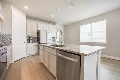 708 Lake Lacosta Drive, Katy, TX 77493 - Photo 5
