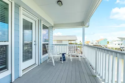 325 Admiral Circle, Tiki Island, TX 77554 - Photo 7