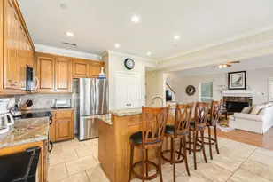 325 Admiral Cir, Tiki Island, TX 77554 - Photo 17