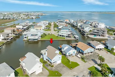 325 Admiral Circle, Tiki Island, TX 77554 - Photo 35