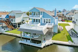 325 Admiral Cir, Tiki Island, TX 77554 - Photo 39