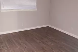 5946 Lattimer Dr, Houston, TX 77035 - Photo 7