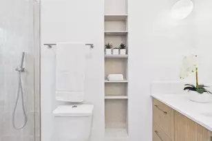 606 Skyland Terrace Way, Houston, TX 77009 - Photo 13