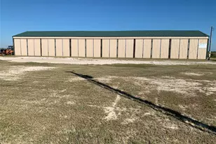 911 N 15th St, Port O'Connor, TX 77982 - Photo 3