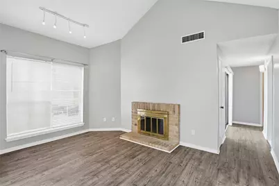 10122 Waterstone Drive, Houston, TX 77042 - Photo 3