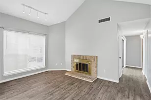 10122 Waterstone Dr, Houston, TX 77042 - Photo 3