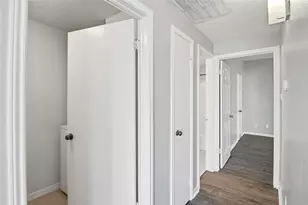 10122 Waterstone Dr, Houston, TX 77042 - Photo 17