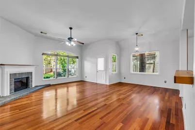 42 Tranquil Glade Place, The Woodlands, TX 77381 - Photo 9