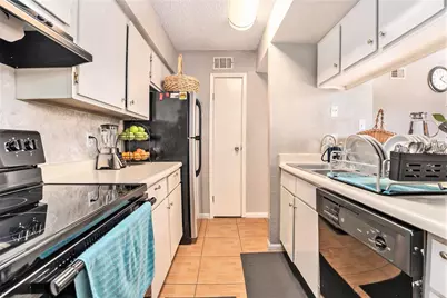1500 Bay Area Boulevard #424, Houston, TX 77058 - Photo 11