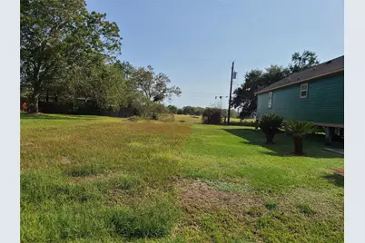 6715 Hawthorne, Hitchcock, TX 77563 - Photo 3