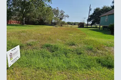 6715 Hawthorne, Hitchcock, TX 77563 - Photo 1