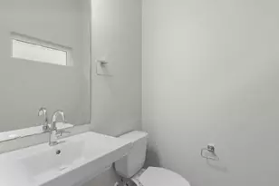 836 Fisher St, Houston, TX 77018 - Photo 11