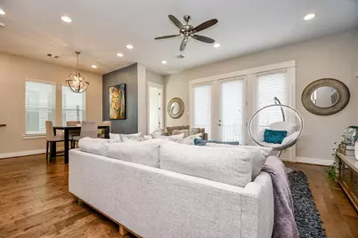 2010 Saint Charles Street, Houston, TX 77003 - Photo 9