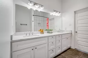 308 E 39th St, Houston, TX 77018 - Photo 13