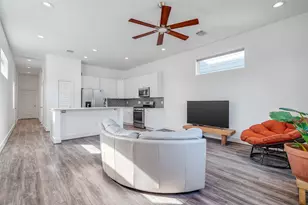 308 E 39th St, Houston, TX 77018 - Photo 3