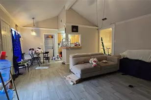 2102 Round Lake Dr, Houston, TX 77077 - Photo 3